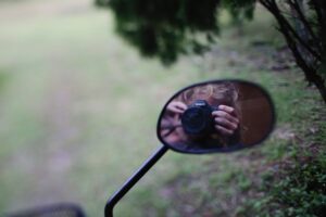 Önkritika vs önreflexió – hol húzd meg a határt?