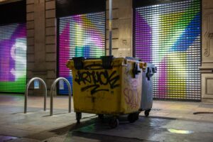 Elemekből készült szobrok – kreatív újrahasznosítás