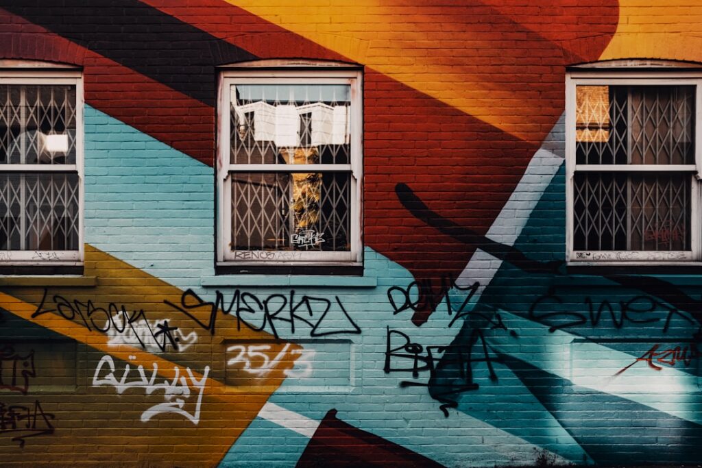 rágógumi mozaik – különös alkotások a járdán